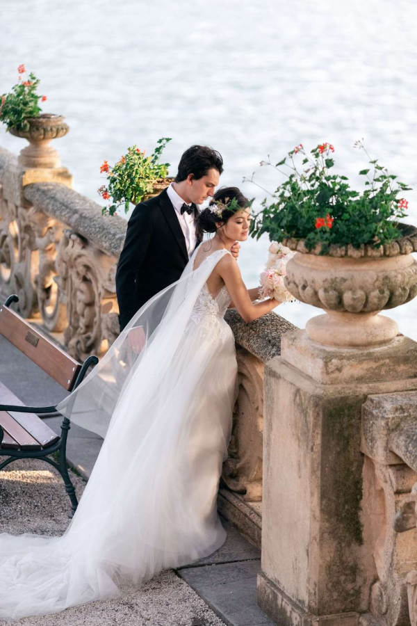 Свадебный ужин на берегу Комо в окружении