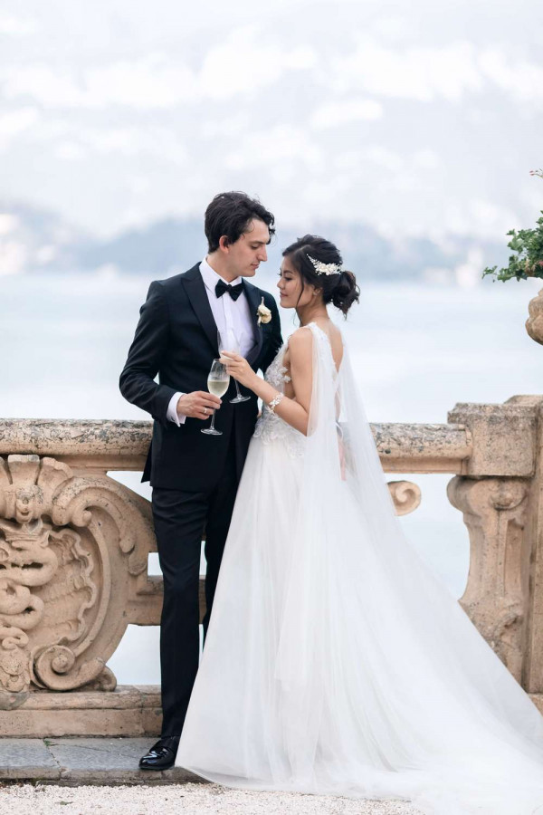 Свадебный ужин на берегу Комо в окружении