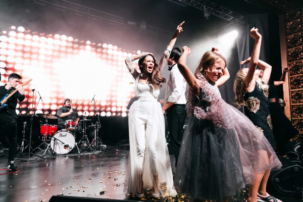 Классическая свадьба в замке недалеко от Москвы