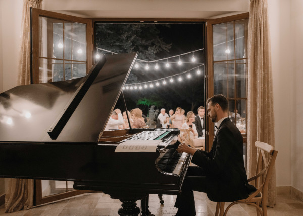 Уютная свадьба в зеленых садах Грузии