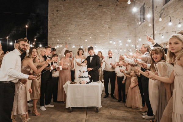 Уютная свадьба в зеленых садах Грузии