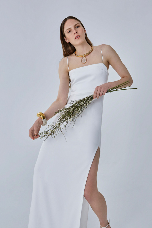 Galvan Bridal 2021 — минимализм, асимметрия и