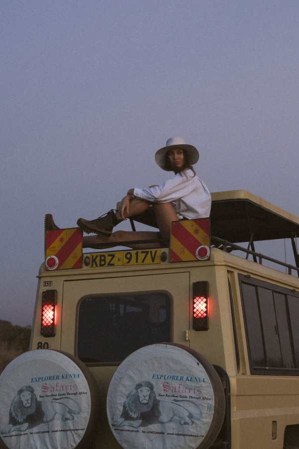 Свадьба в Африке c зебрами, жирафами и