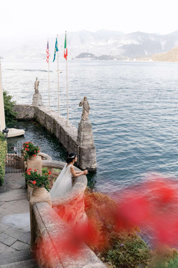Свадебный ужин на берегу Комо в окружении