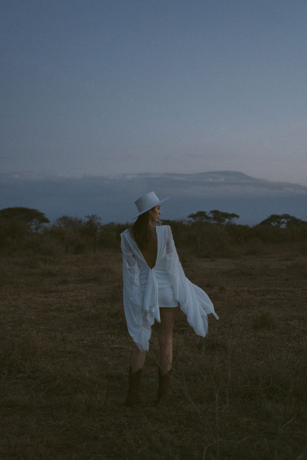 Свадьба в Африке c зебрами, жирафами и