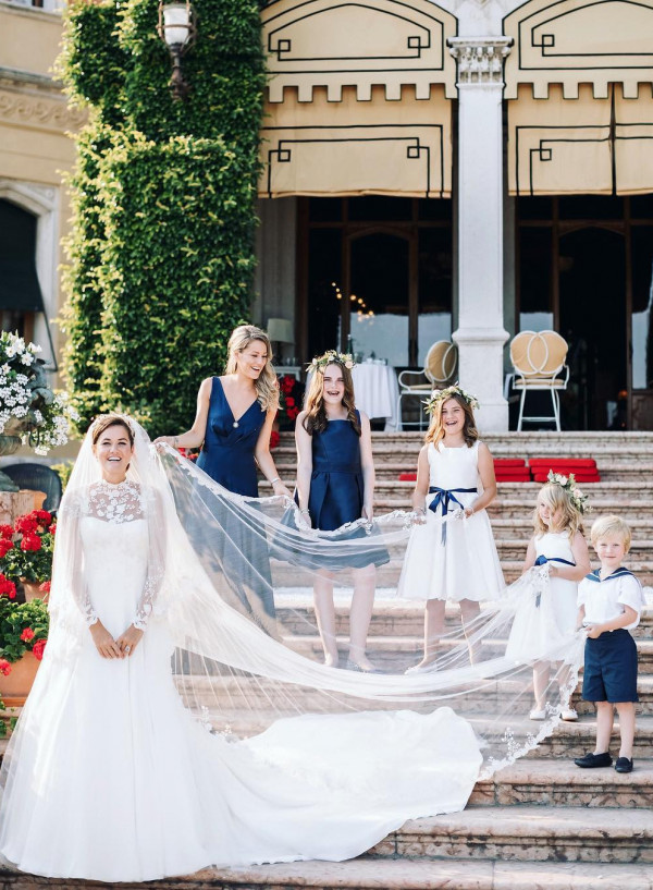 Как развлечь детей на свадьбе?