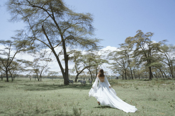 Свадьба в Африке c зебрами, жирафами и