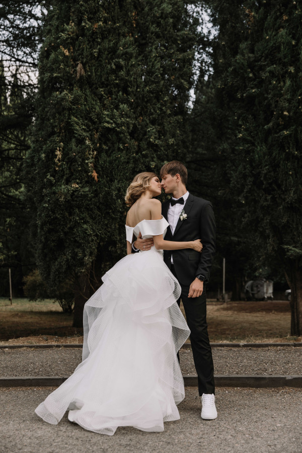 Уютная свадьба в зеленых садах Грузии