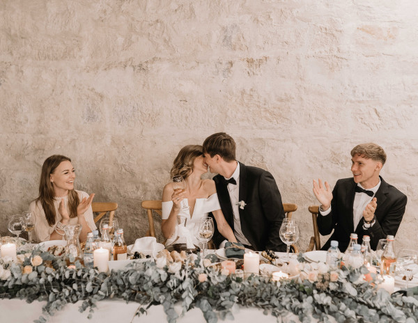 Уютная свадьба в зеленых садах Грузии