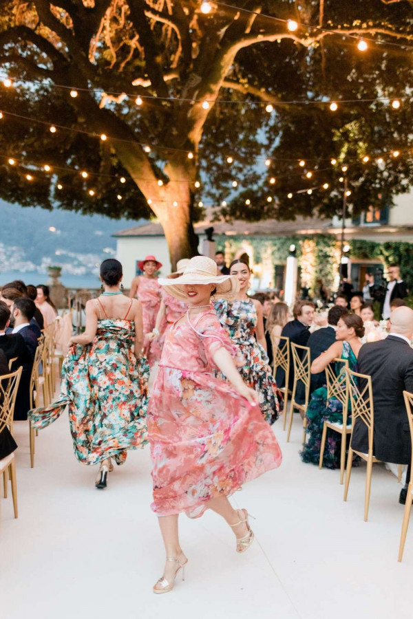 Свадебный ужин на берегу Комо в окружении