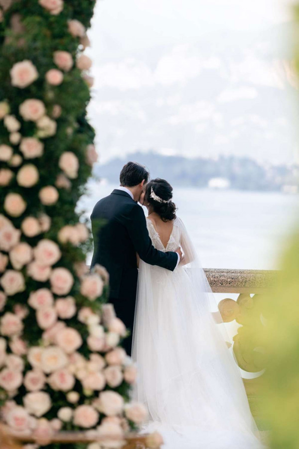 Свадебный ужин на берегу Комо в окружении