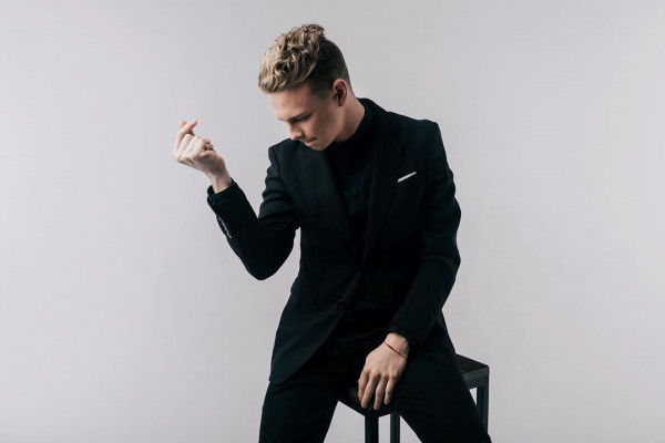 Как правильно сочетать русскую и иностранную музыку