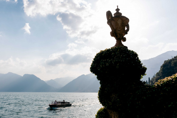 Свадебный ужин на берегу Комо в окружении