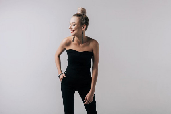 Как правильно сочетать русскую и иностранную музыку