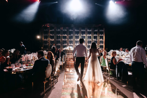 Классическая свадьба в замке недалеко от Москвы