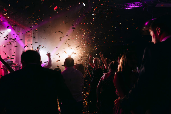 Классическая свадьба в замке недалеко от Москвы