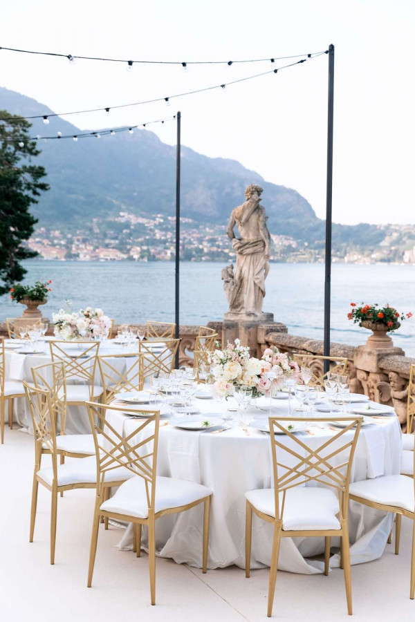Свадебный ужин на берегу Комо в окружении