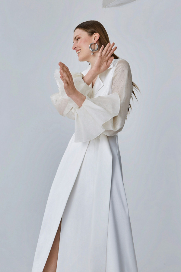 Galvan Bridal 2021 — минимализм, асимметрия и