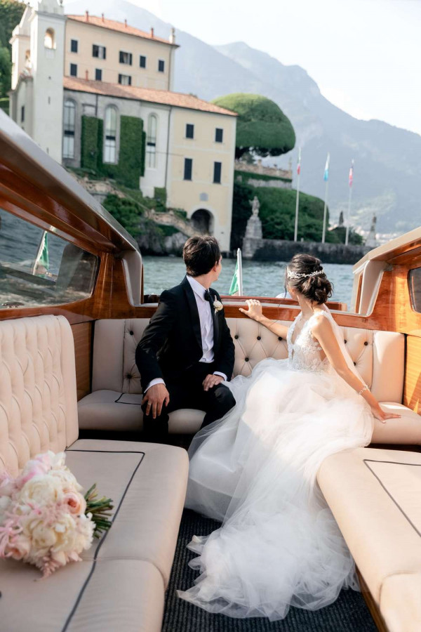 Свадебный ужин на берегу Комо в окружении