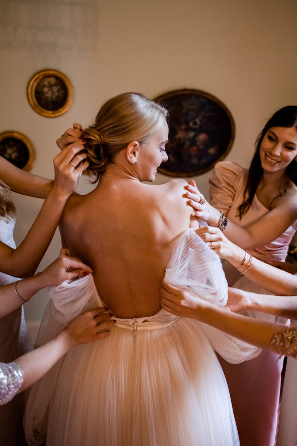 Невероятно нежная камерная свадьба в Италии