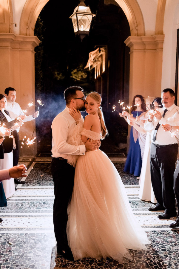 Невероятно нежная камерная свадьба в Италии