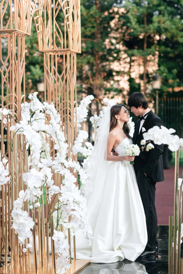Классическая свадьба в замке недалеко от Москвы