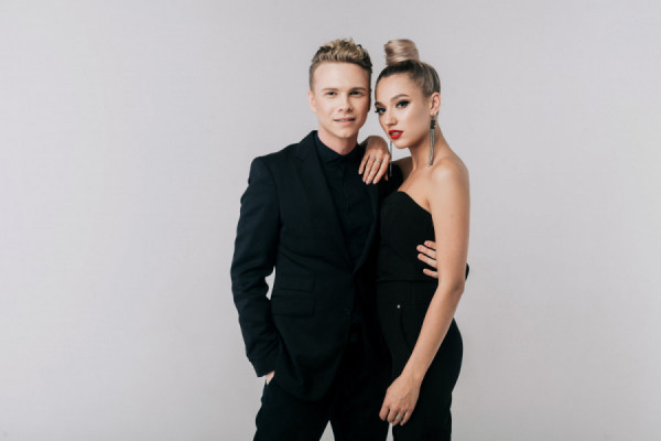 Как правильно сочетать русскую и иностранную музыку