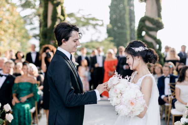 Свадебный ужин на берегу Комо в окружении