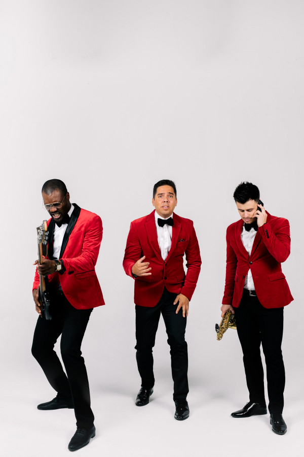 Не только на сцене: в каких форматах