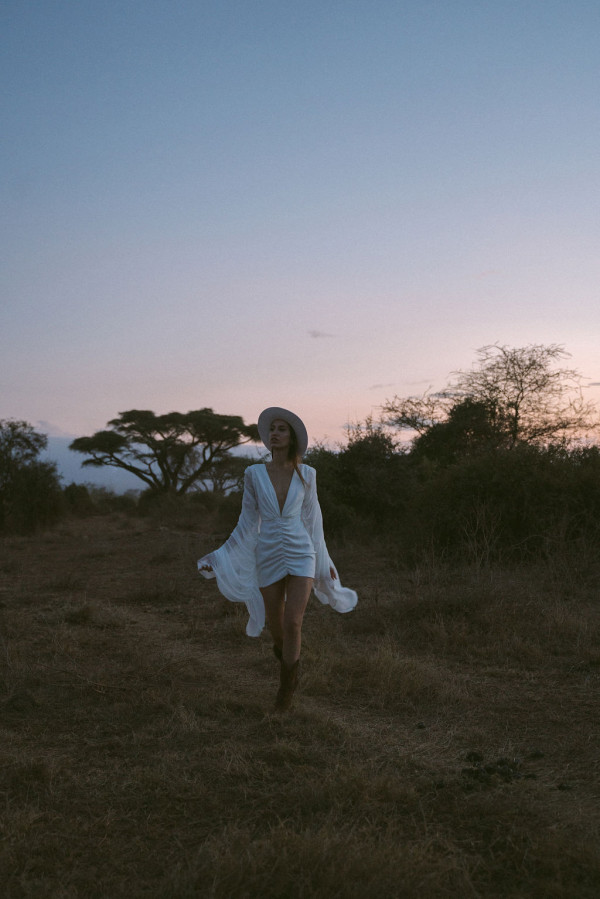 Свадьба в Африке c зебрами, жирафами и