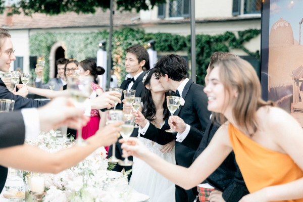 Свадебный ужин на берегу Комо в окружении