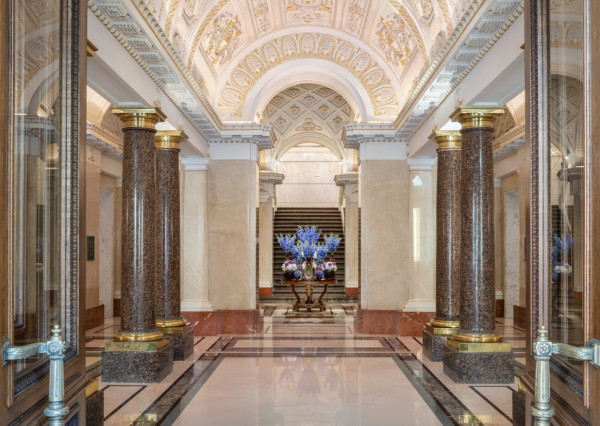 Площадки Four Seasons Hotel Lion Palace