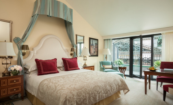 Площадки Four Seasons Hotel Lion Palace