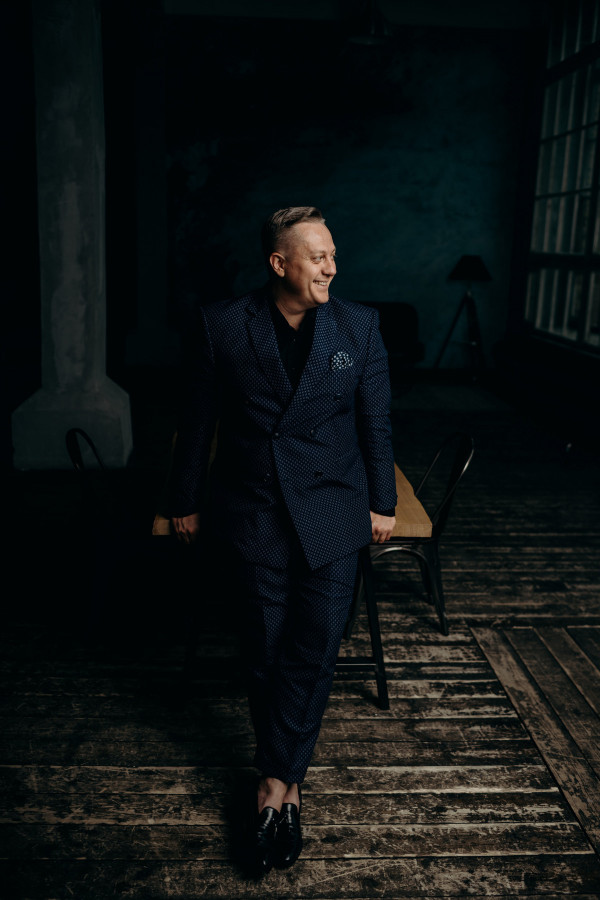 Ведущие Антон Абучкаев