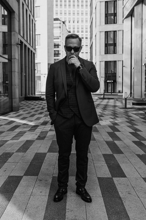 Ведущие Антон Абучкаев