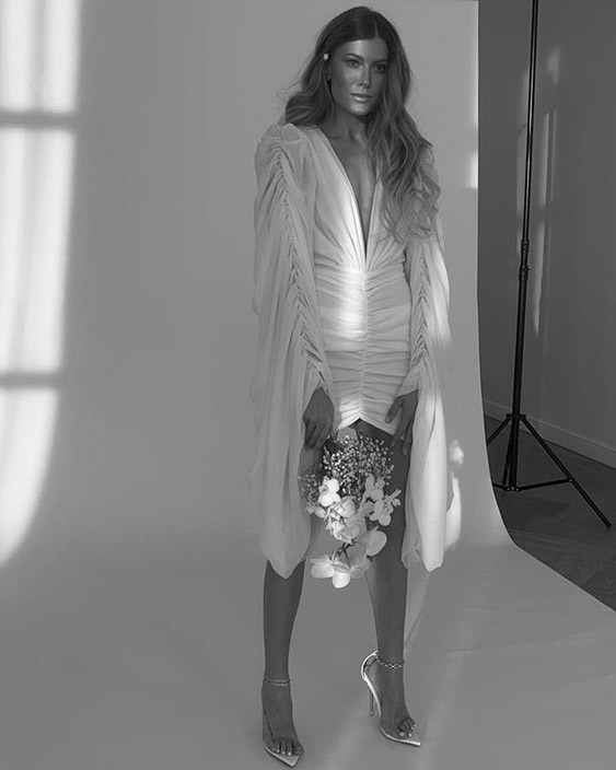 Свадебные платья-мини: как выбрать и где купить