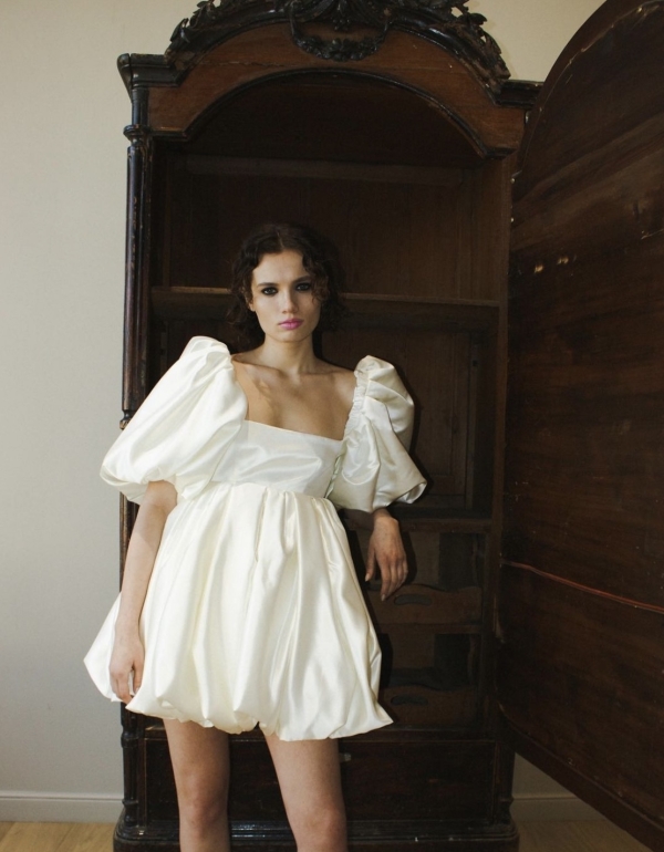 Свадебные платья-мини: как выбрать и где купить