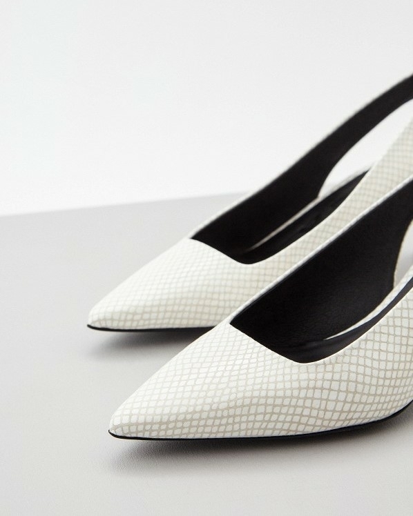 Пригласили на свадьбу? Вот 36 стильных туфель