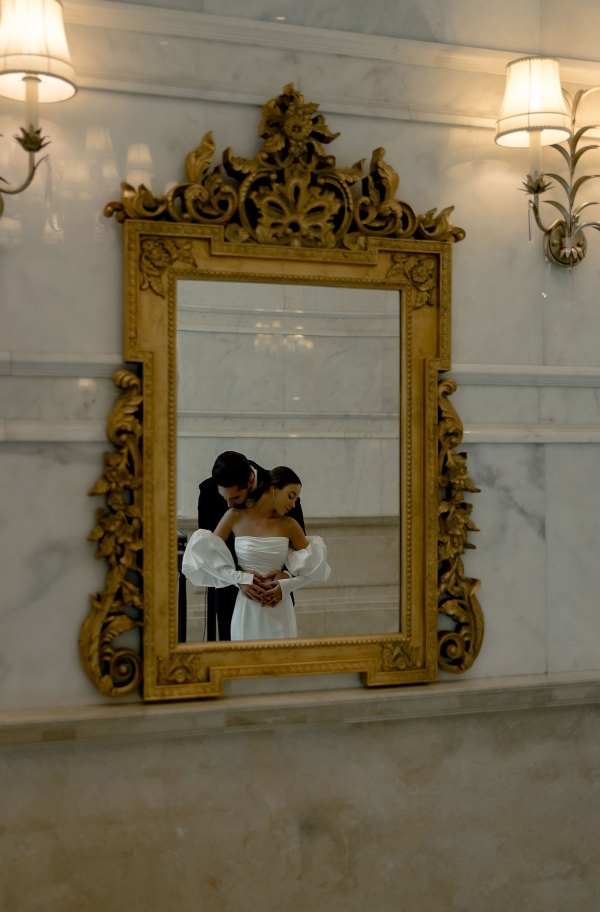 Творческий проект с лаконичным декором от свадебного