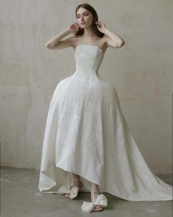 10 свадебных нарядов в духе «Бриджертонов»