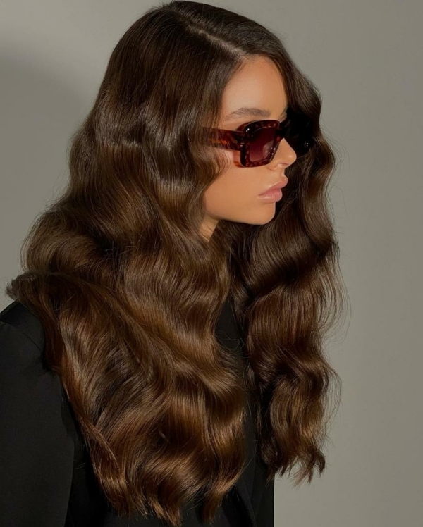 Актуальные свадебные прически 2022