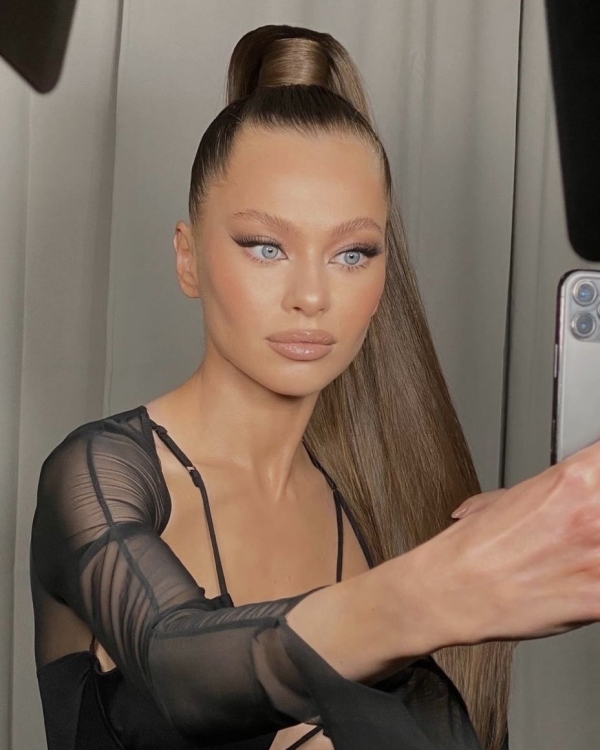 Актуальные свадебные прически 2022