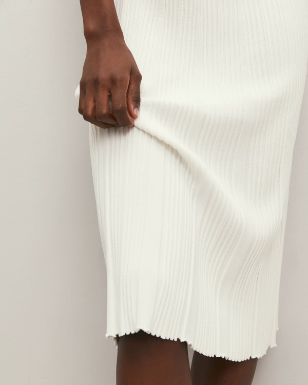 Лаконичные платья для росписи в ЗАГСе