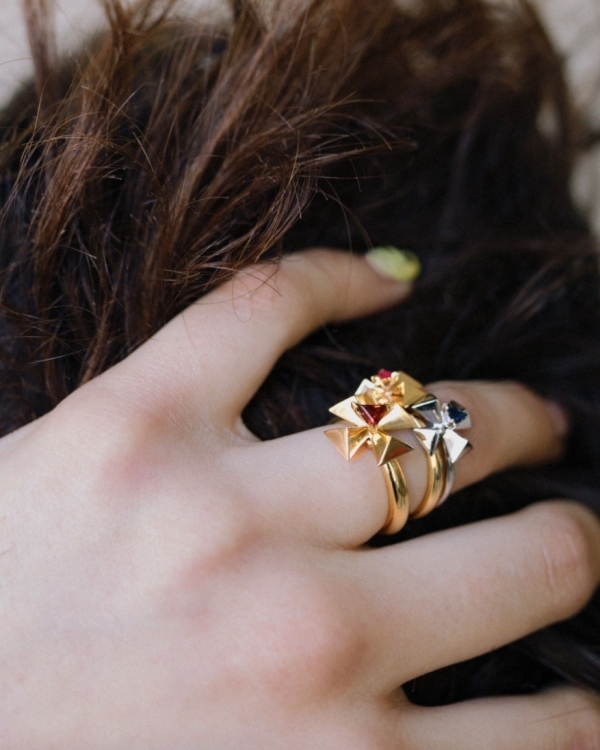 Помолвочные кольца российских ювелирных брендов с нестандартным