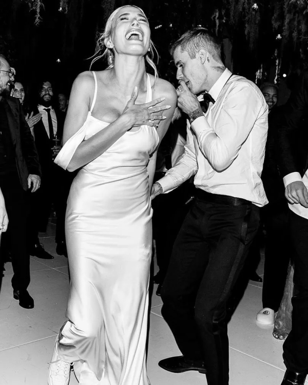 5 стильных свадебных нарядов известных моделей