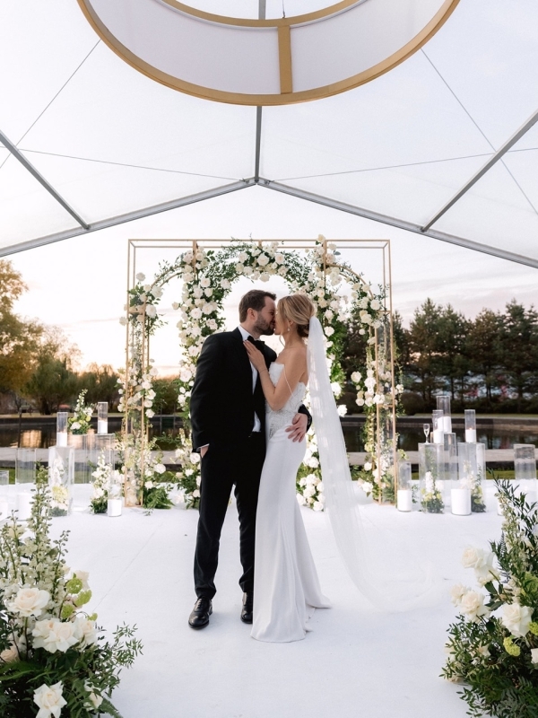 Осенняя свадьба в загородном шале от агентства