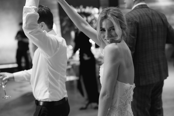 Осенняя свадьба в загородном шале от агентства