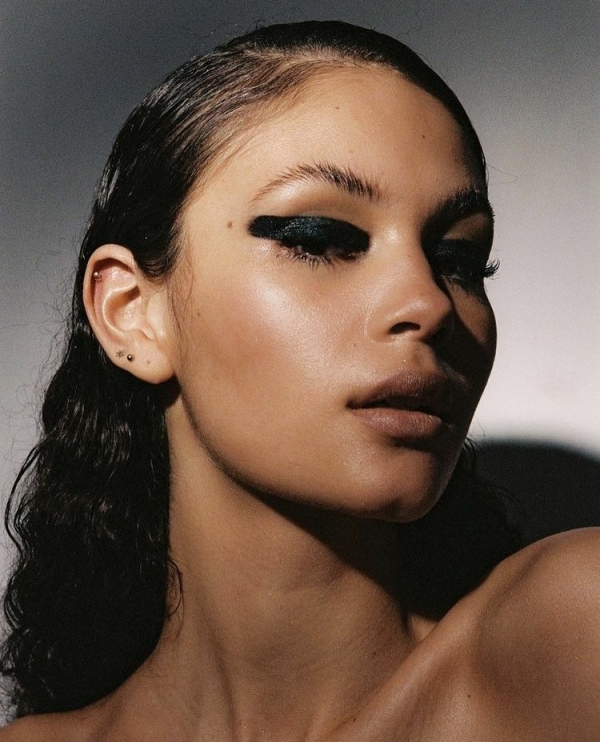 Актуальный свадебный макияж глаз 2022