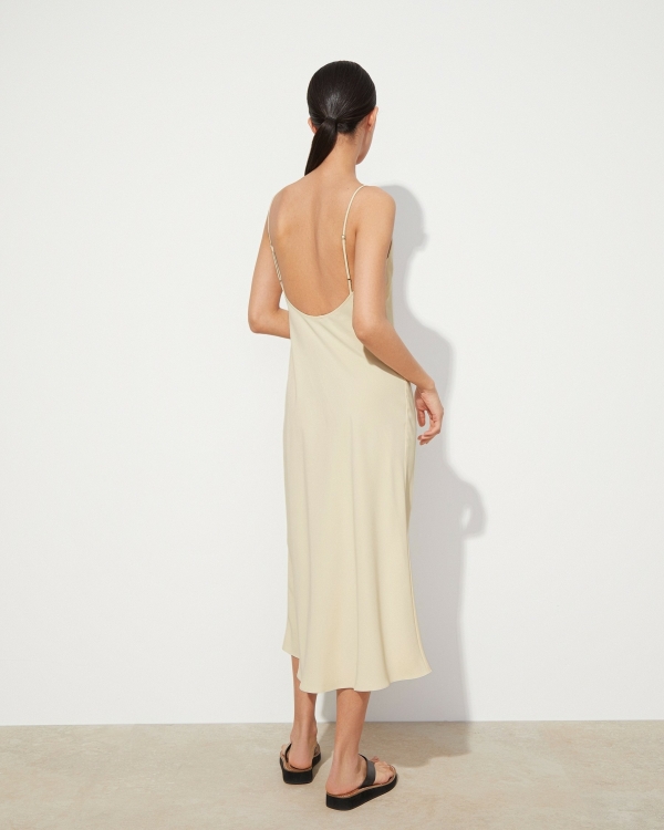 Лаконичные платья для росписи в ЗАГСе