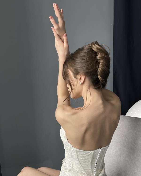 Актуальные свадебные прически 2022